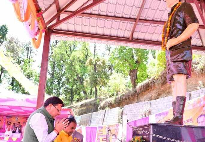 वीर चंद्र सिंह गढ़वाली की स्मृति में राजकीय क्रांति दिवस मेला का आयोजन, सीएम धामी ने स्वतंत्रता सेनानियों के बलिदान को किया याद